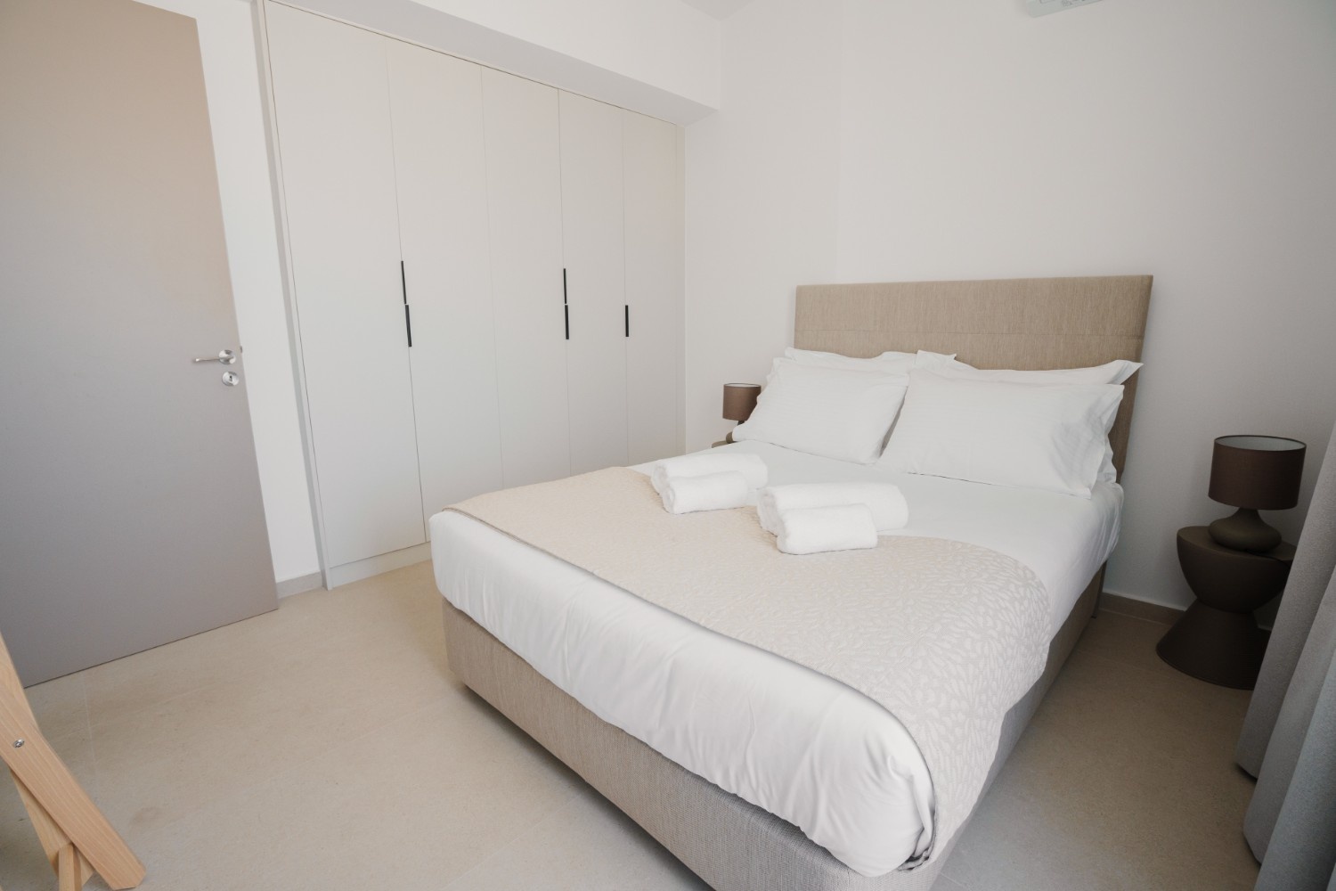 Μονόκλινο Διαμέρισμα με Βεράντα