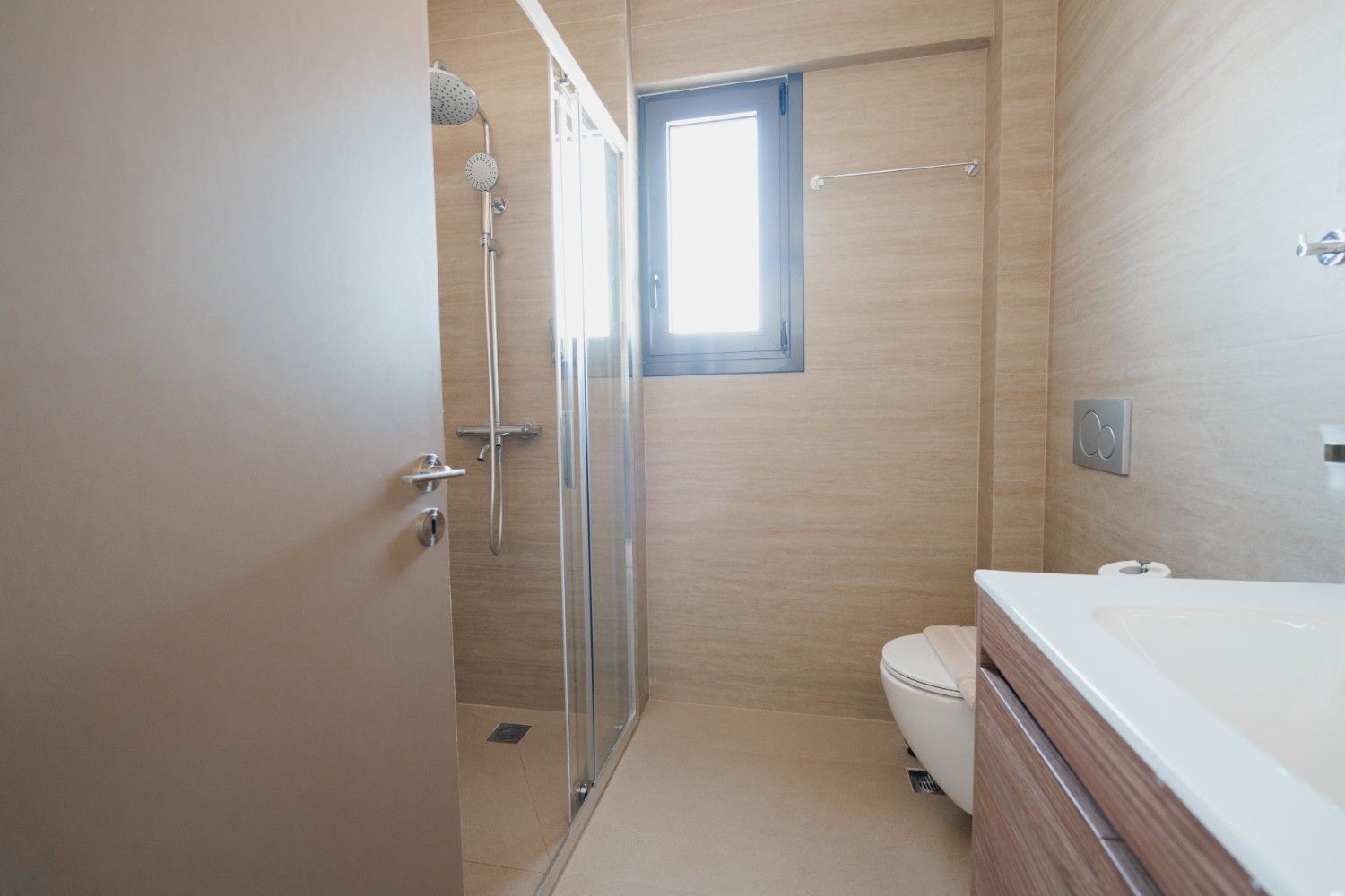 Μονόκλινο Διαμέρισμα με Βεράντα