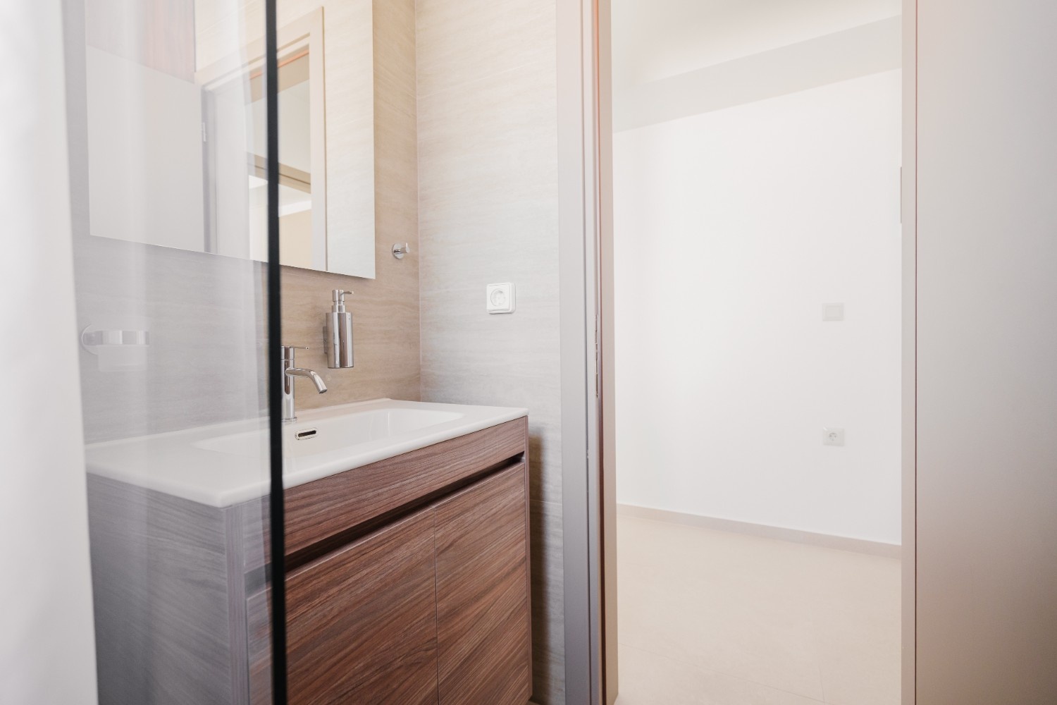 Μονόκλινο Διαμέρισμα με Βεράντα